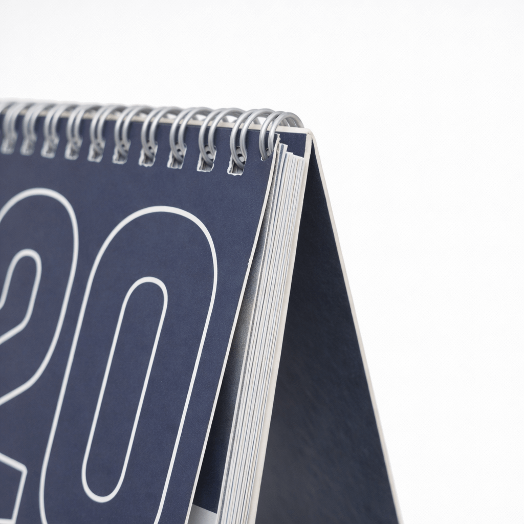 Calendario de sobremesa con peana personalizado