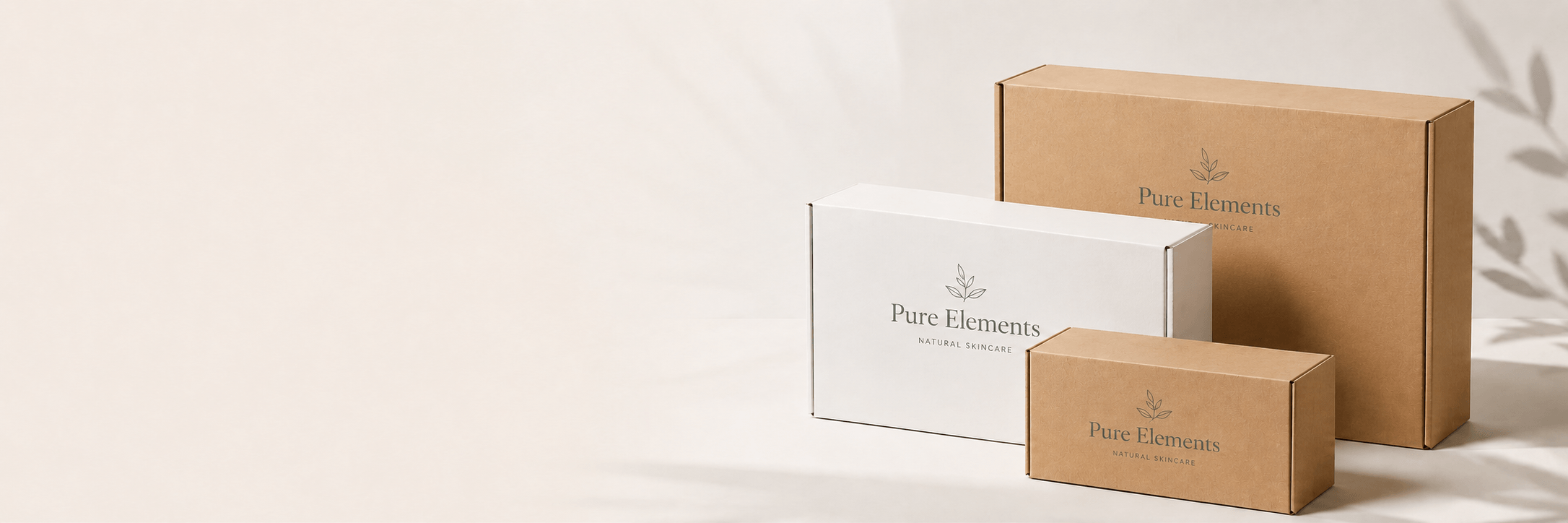 Conjunto de cajas ecommerce personalizadas impresas sobre cartón kraft y blanco para envíos de comercio electrónico