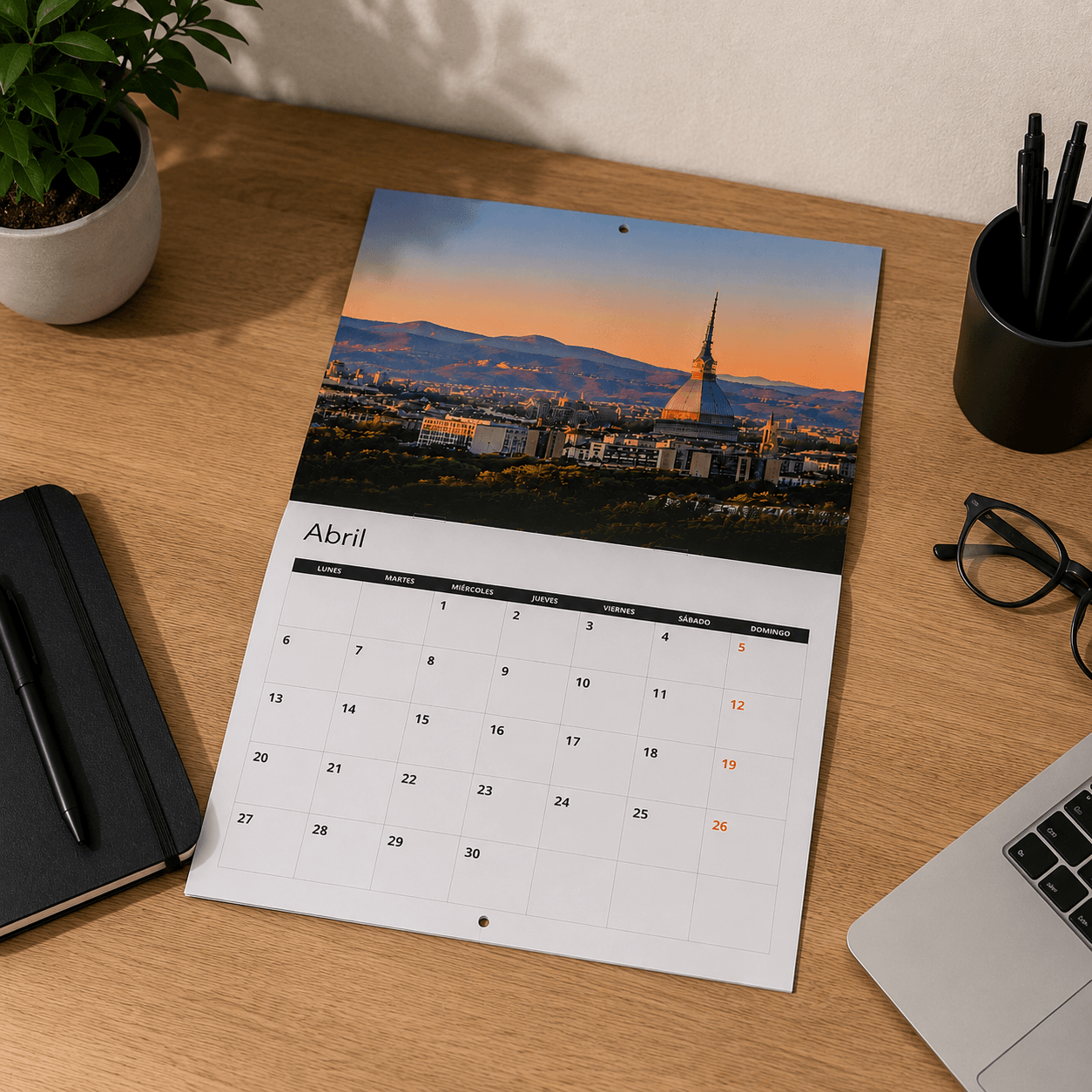 calendario de pared promocional grapado