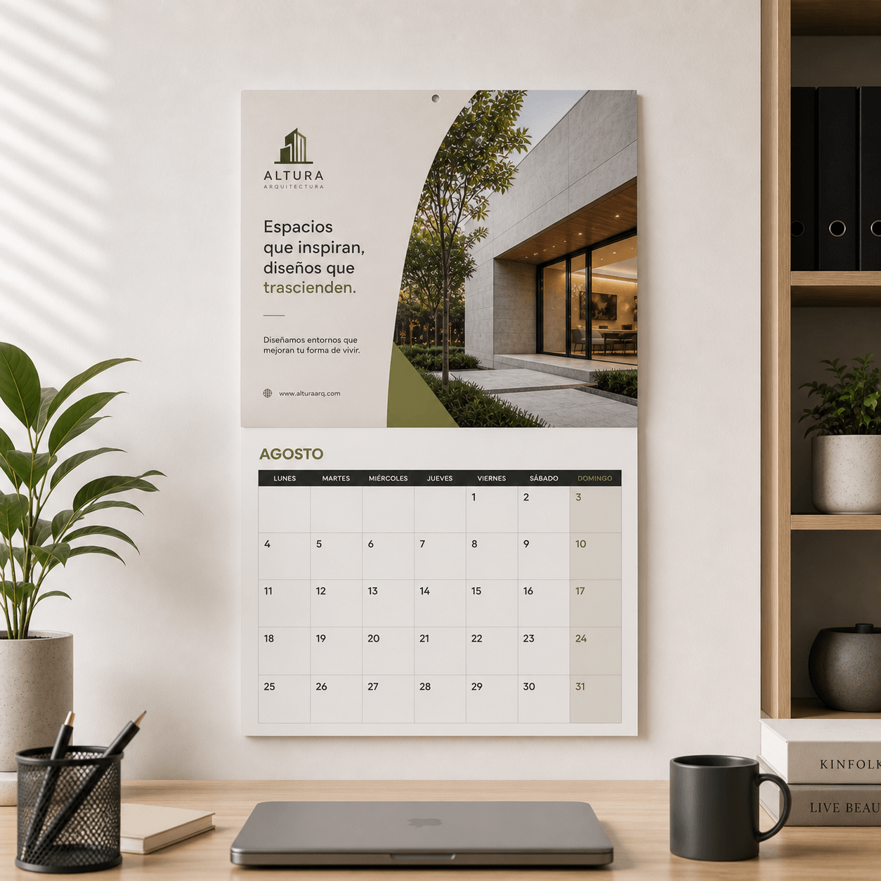Calendario de pared tipo  revista en A4. 28 páginas totales